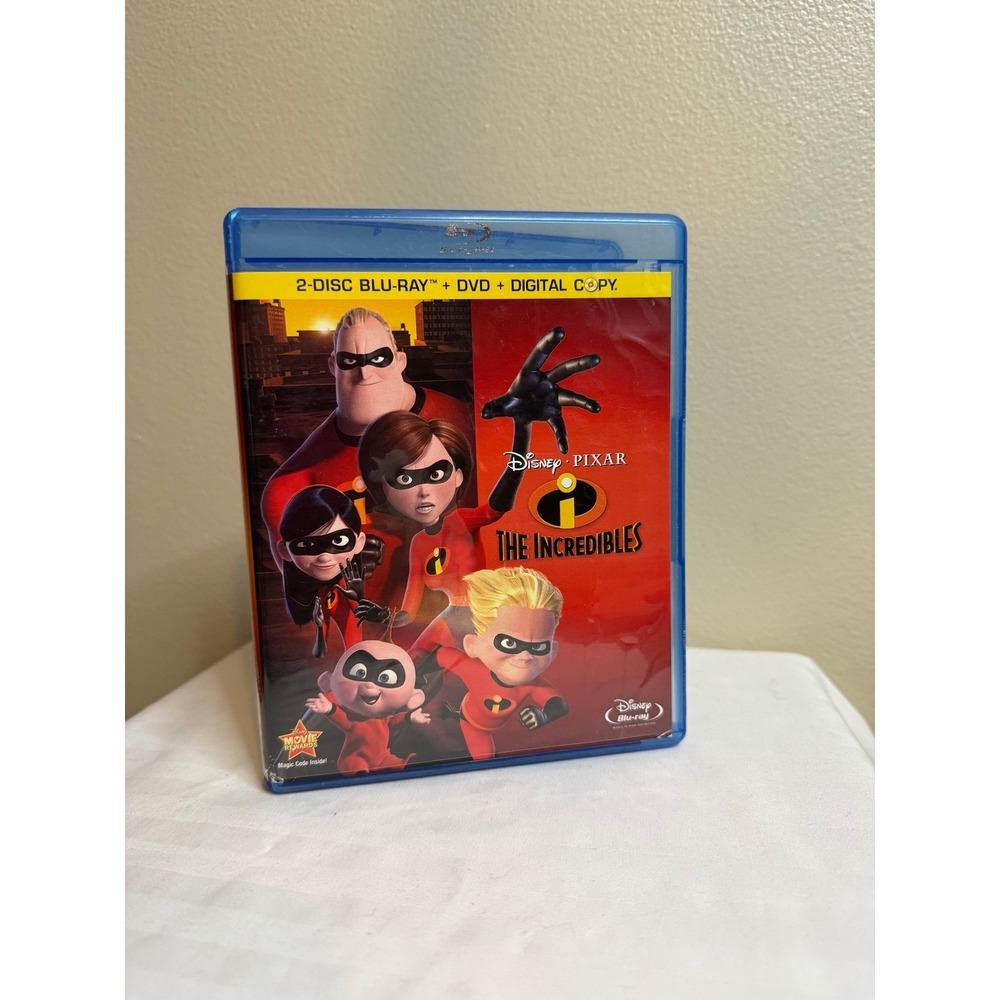 Disney Pixar The Incredibles Blu-ray DVD 2-Disc Combo Pack Animated Movie